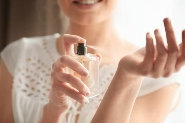 Nước hoa là gì?